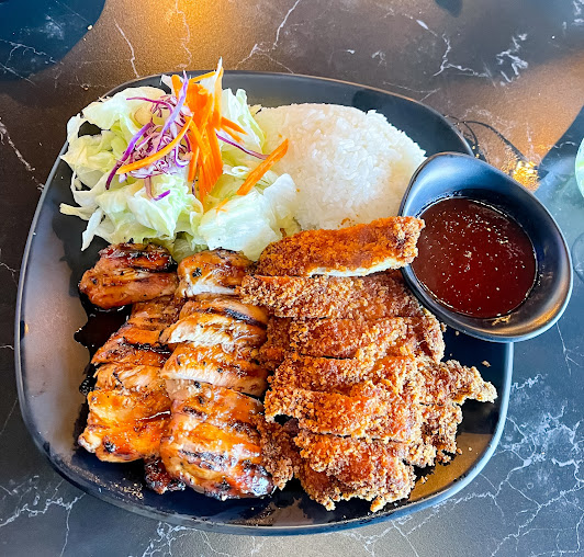 Photo 206 Luster Grill - 6