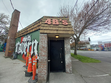Photo 4Bs Tavern - 2