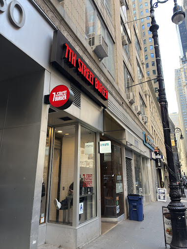 Photo 7Th Street Burger Financial District - 1