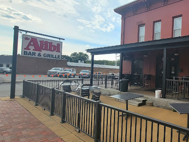 Photo Alibi Bar Grill - 12
