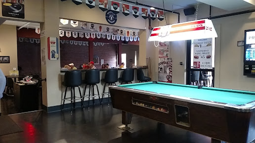 Photo Alibi Bar Grill - 3