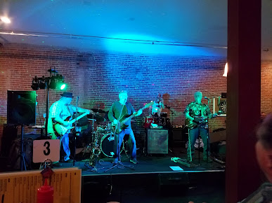 Photo Alibi Bar Grill - 5
