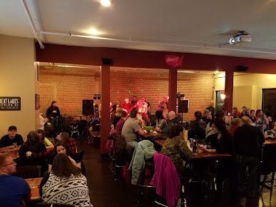 Photo Alibi Bar Grill - 6