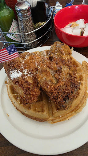 Photo American Host Restaurant - 13