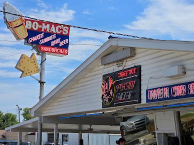 Photo Bo Macs Drive Inn - 19