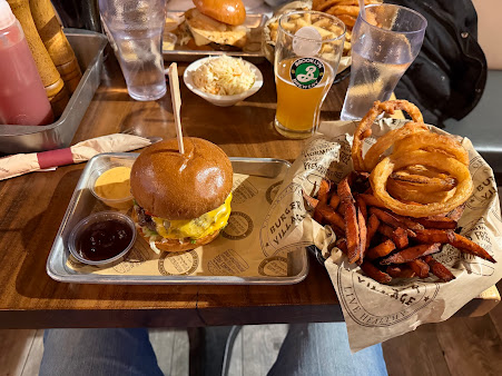 Photo Burger Village - 16