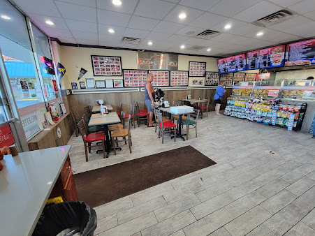 Photo Caesars Deli - 4