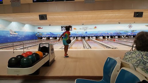 Photo Cardinal Lanes Beach Bowl - 4