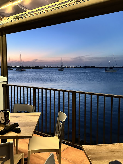 Photo Chucks Seafood Restaurant - 10