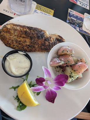 Photo Chucks Seafood Restaurant - 15