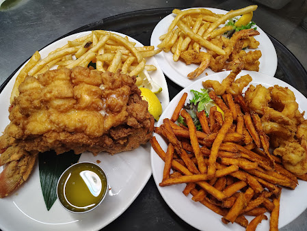 Photo Chucks Seafood Restaurant - 17