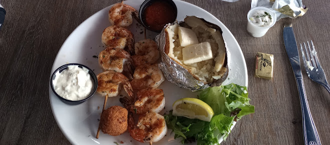 Photo Chucks Seafood Restaurant - 4