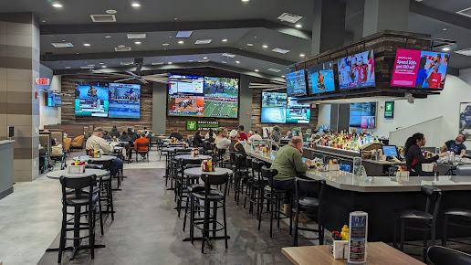 Photo Coaches Corner Sports Bar Grill - 10