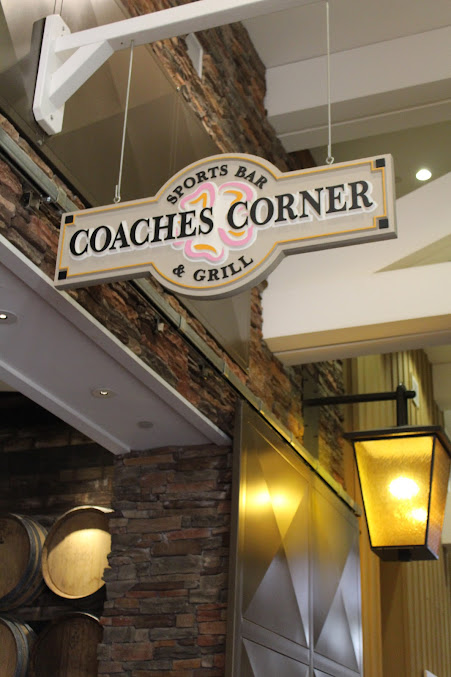 Photo Coaches Corner Sports Bar Grill - 18