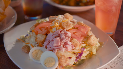 Photo Coaches Corner Sports Bar Grill - 9