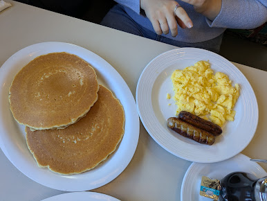 Photo Cozy Corner Restaurant & Pancake House - 6