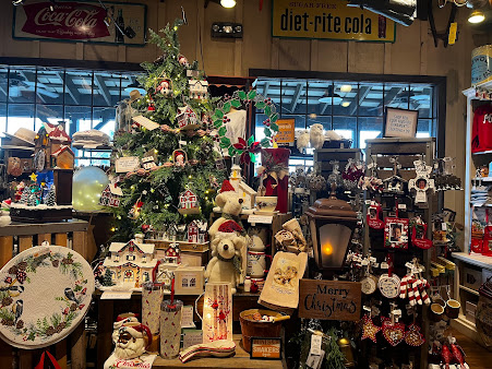 Photo Cracker Barrel Old Country Store - 14