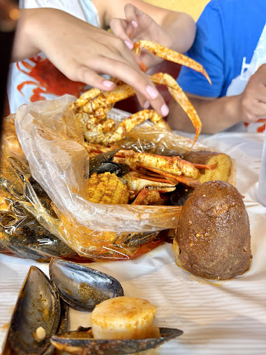Photo Crackin Crab Seafood Boil - 15