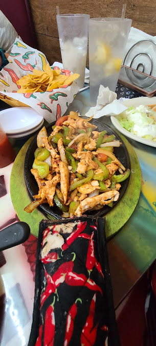 Photo Cuatro Caminos Mexican Restaurant - 16