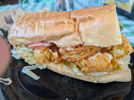 Photo Daisy's Po-Boy And Tavern - 1