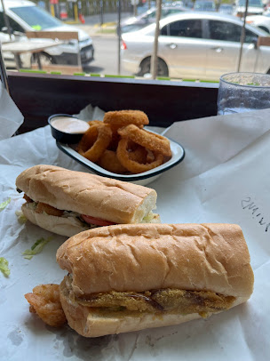 Photo Daisy's Po-Boy And Tavern - 17