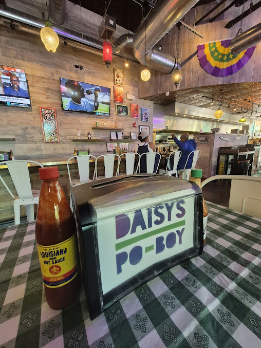 Photo Daisy's Po-Boy And Tavern - 5