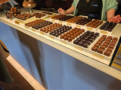 Photo Debrand Fine Chocolates - 1