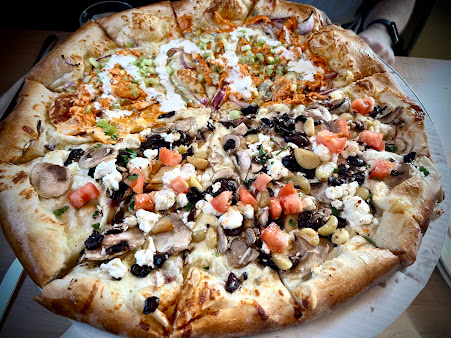 Photo Deweys Pizza - 2