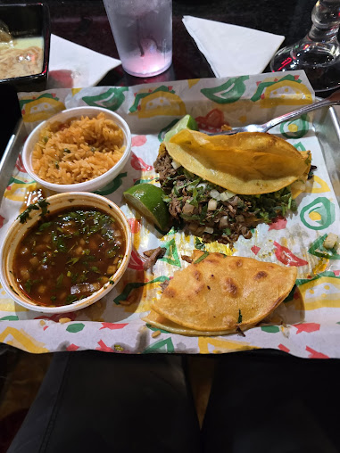 Photo Famosos Tacos & Tequila - 14