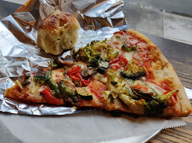Photo Famous Calabria Pizza - 9