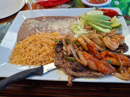 Photo Fiesta Patria Mexican Restaurant Cantina - 3