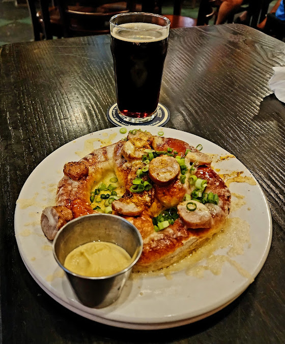 Photo Flying Saucer Draught Emporium - 18