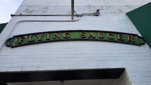 Photo Flying Saucer Draught Emporium - 5