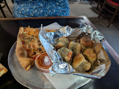 Photo Front Street Pizza - 11