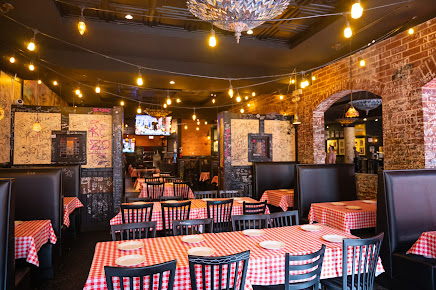 Photo Gino's East - 0
