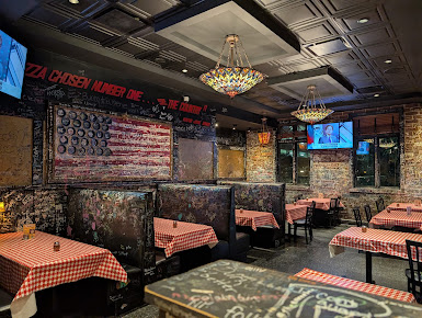 Photo Gino's East - 11
