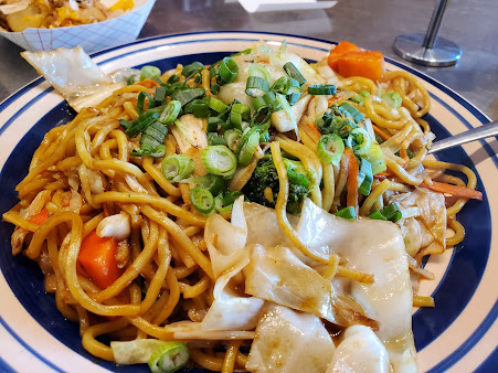Photo Ginza Ramen And Poke - 11
