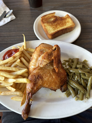 Photo Golden House Restaurant & Pancake House - 13