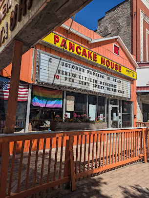 Photo Golden House Restaurant & Pancake House - 16