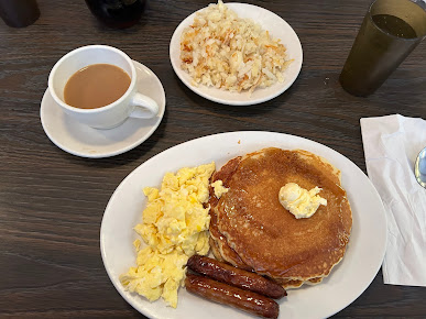 Photo Golden House Restaurant & Pancake House - 17