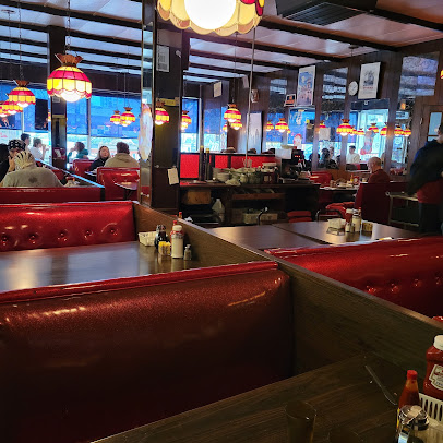 Photo Golden House Restaurant & Pancake House - 18