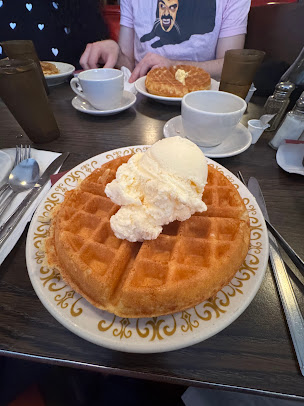 Photo Golden House Restaurant & Pancake House - 7