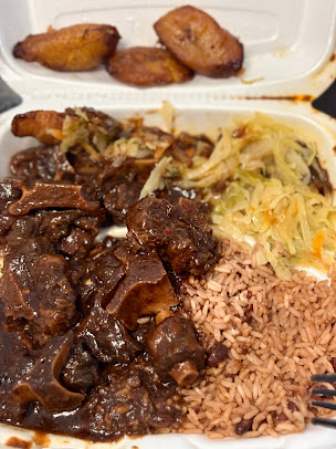 Photo Golden Krust Caribbean Restaurant - 3