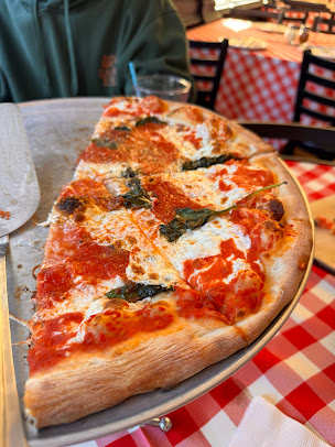 Photo Grimaldi's Pizzeria - 2
