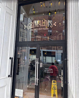 Photo Grimaldi's Pizzeria - 8