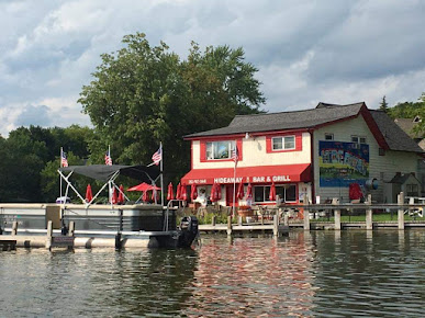 Photo Hideaway Bar And Grill - 2