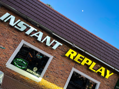 Photo Instant Replay Sports Bar - 4