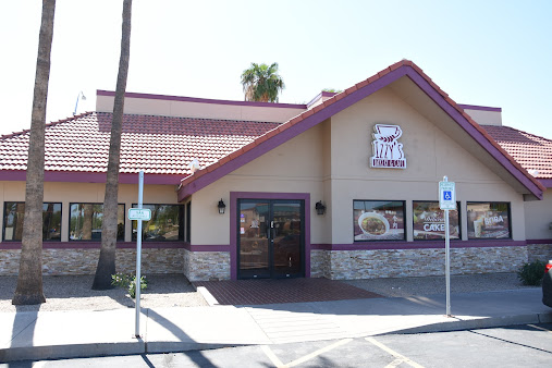 Photo Izzys Bakery Cafe - 6