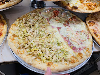 Photo Jacks Pizzeria - 4