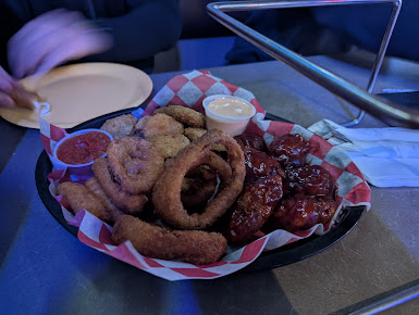 Photo Jerseys Gameday Grill - 14